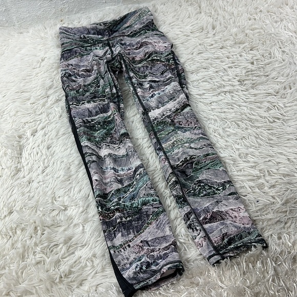 Lululemon Train Times Pant 25" Springscape Multi / Obsidian - Picture 1 of 5